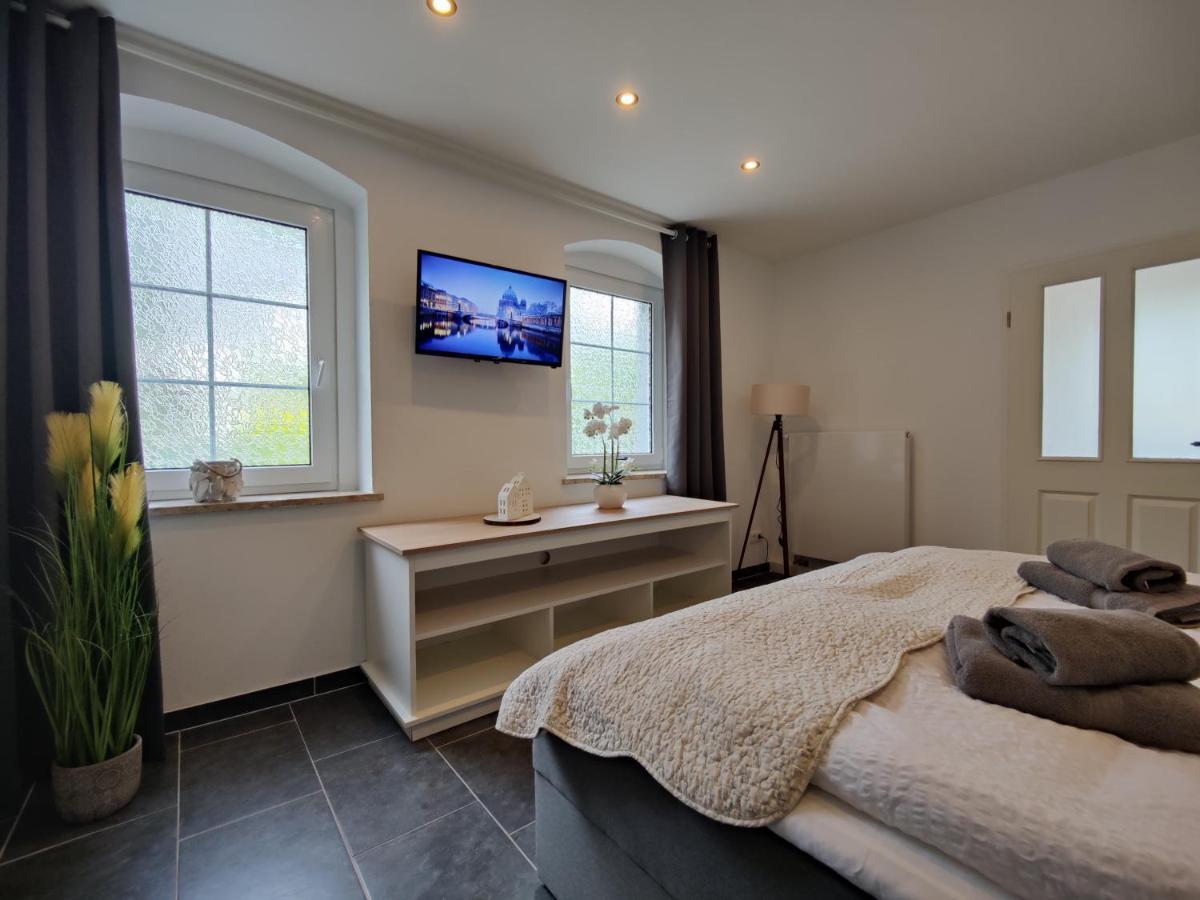Ferienhaus Villa Adelsberg Mit Dachterrasse In Zentraler Lage Fuer Bis Zu 10 Personen เคมนิตซ์ ภายนอก รูปภาพ